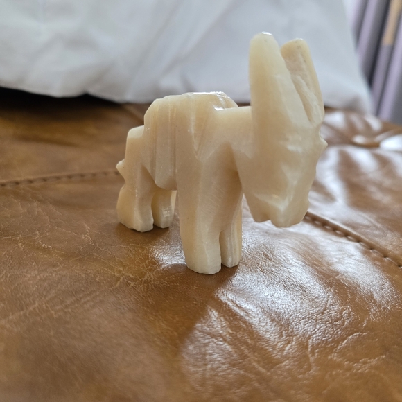 Vintage Hand Carved Onyx Figurine - Picture 2 of 7